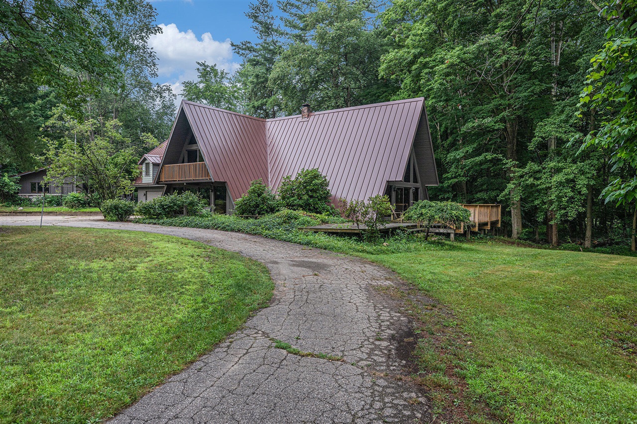 Homes for sale in Allegan, MI | 369 Thomas St, Allegan, MI 49010 | MLS# 70481895