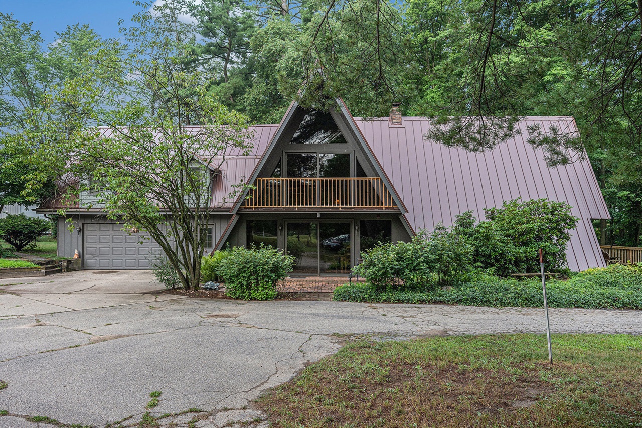 Homes for sale in Allegan, MI | 369 Thomas St, Allegan, MI 49010 | MLS# 70481895