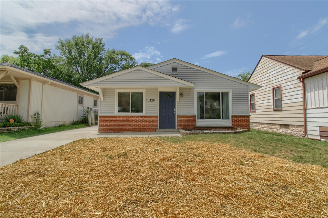 Homes for sale in Livonia, MI | 20229 Floral St, Livonia, MI 48152 | MLS# 70482054