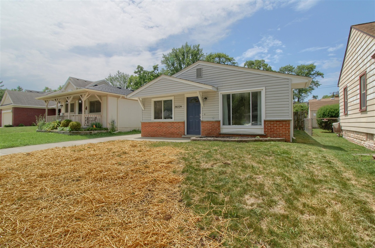 Homes for sale in Livonia, MI | 20229 Floral St, Livonia, MI 48152 | MLS# 70482054