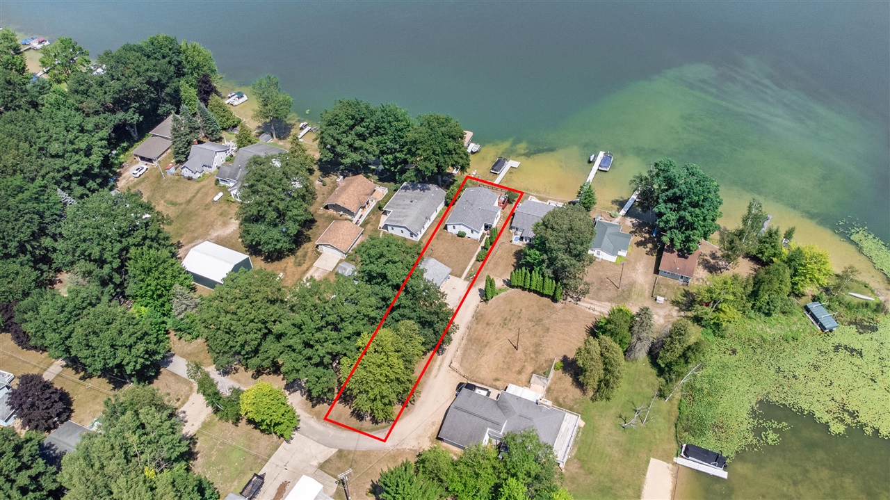 Homes for sale in Mecosta, MI | 14134 90Th Ave, Mecosta, MI 49332 | MLS# 70482257