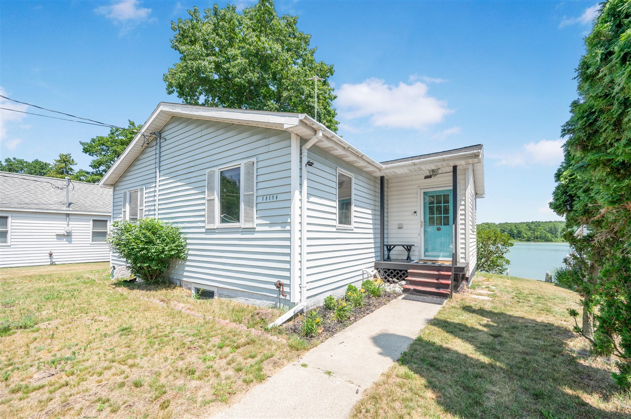 Homes for sale in Mecosta, MI | 14134 90Th Ave, Mecosta, MI 49332 | MLS# 70482257