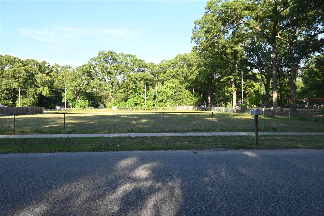 Homes for sale in Norton Shores, MI | 2874 Mc Dermott St, Norton Shores, MI 49444 | MLS# 70482835