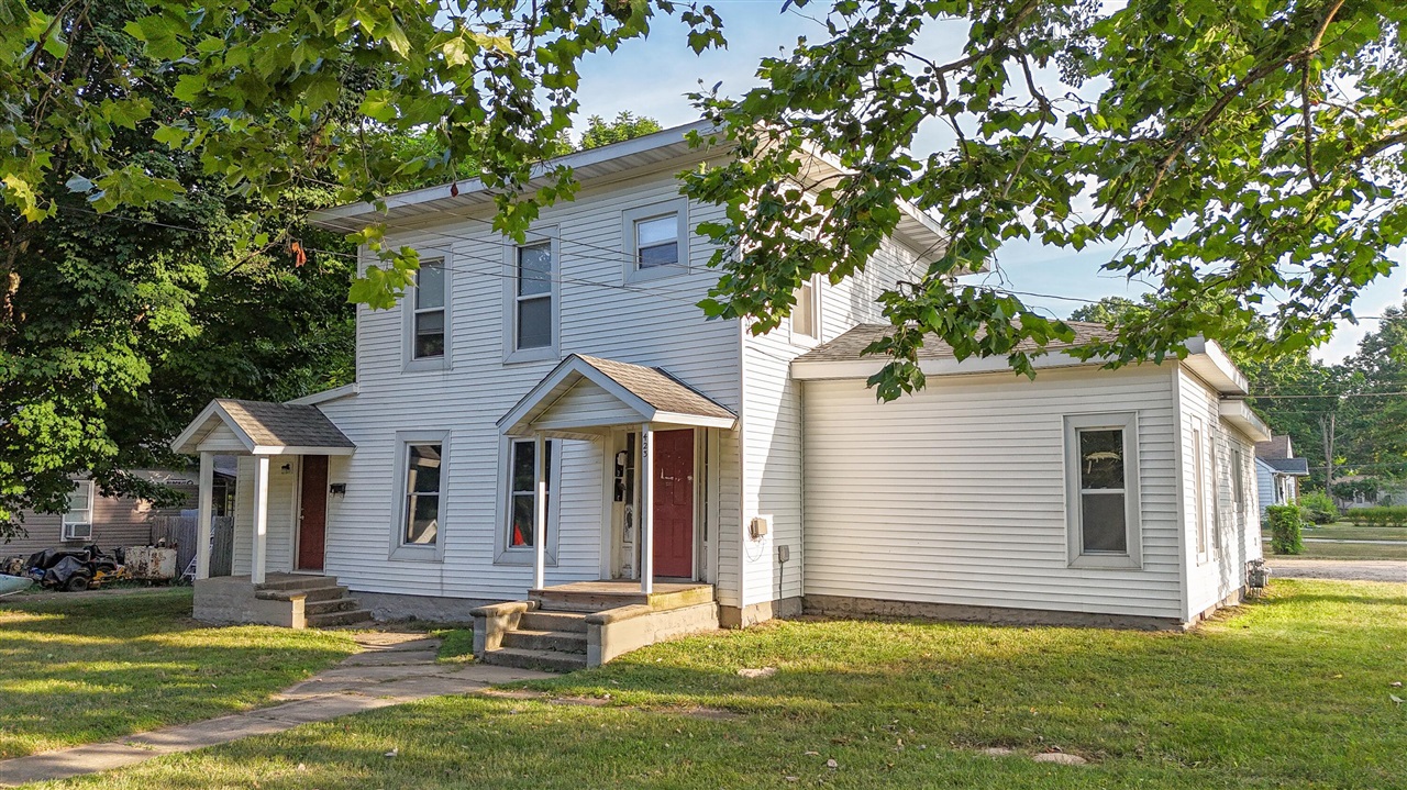 Homes for sale in Dowagiac, MI | 423 E Division St, Dowagiac, MI 49047 | MLS# 70482962