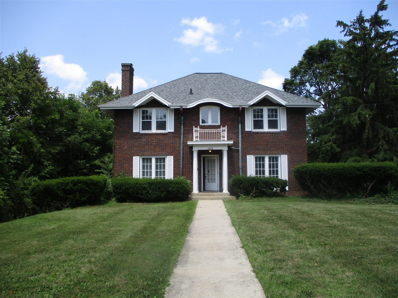 Homes for sale in Lansing, MI | 1912 Moores River Dr, Lansing, MI 48910 | MLS# 70483482