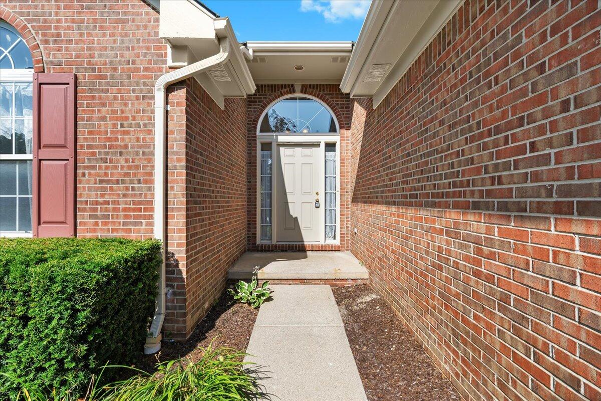 Homes for sale in Commerce Twp, MI | 462 Woodhaven Dr, Commerce Twp, MI 48390 | MLS# 70483655