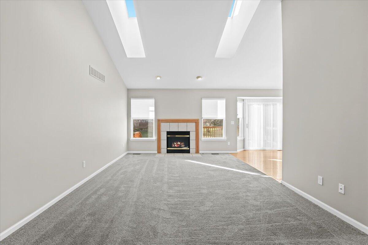 Homes for sale in Commerce Twp, MI | 462 Woodhaven Dr, Commerce Twp, MI 48390 | MLS# 70483655