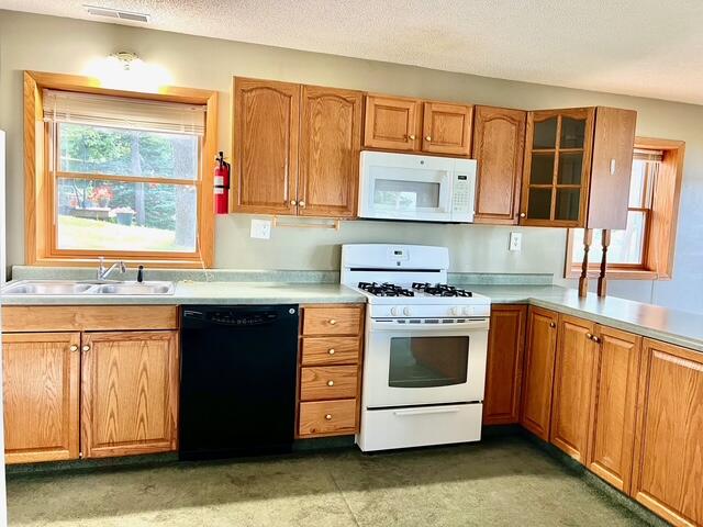 Homes for sale in White Cloud, MI | 3283 W Ridge St, White Cloud, MI 49349 | MLS# 70483977