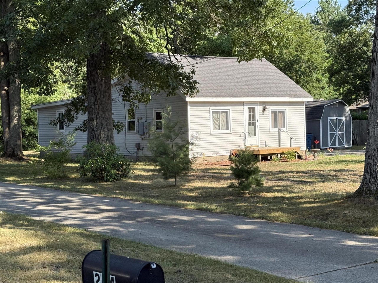 Homes for sale in Fruitport, MI | 172 N 6 Th, Fruitport, MI 49415 | MLS# 70484268