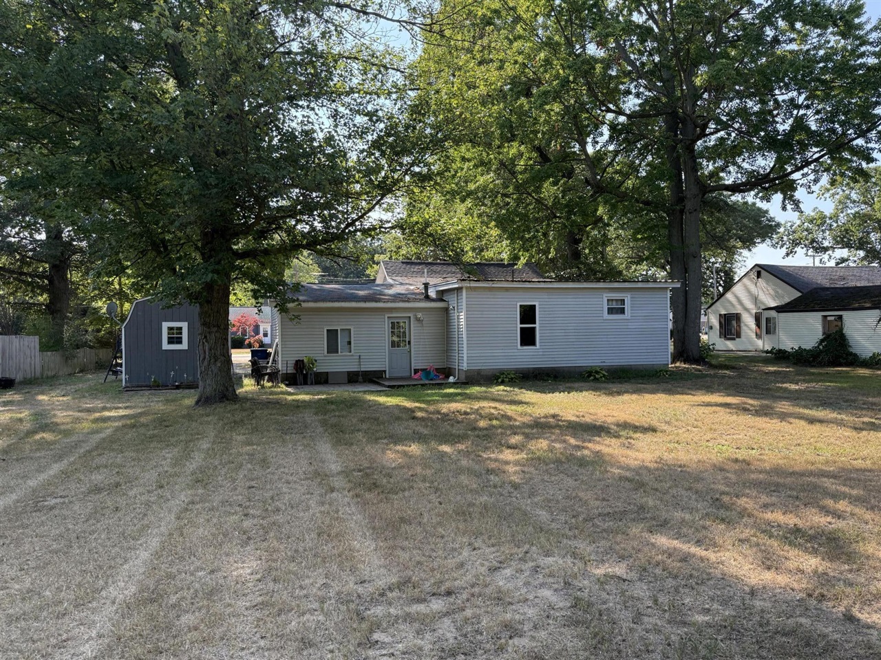 Homes for sale in Fruitport, MI | 172 N 6 Th, Fruitport, MI 49415 | MLS# 70484268