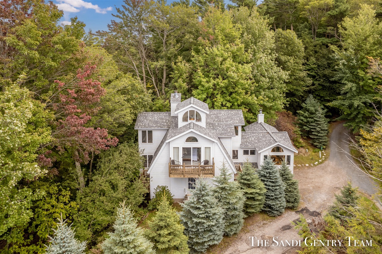 Homes for sale in Pentwater, MI | 6973 S Lakeshore Dr, Pentwater, MI 49449 | MLS# 70484436