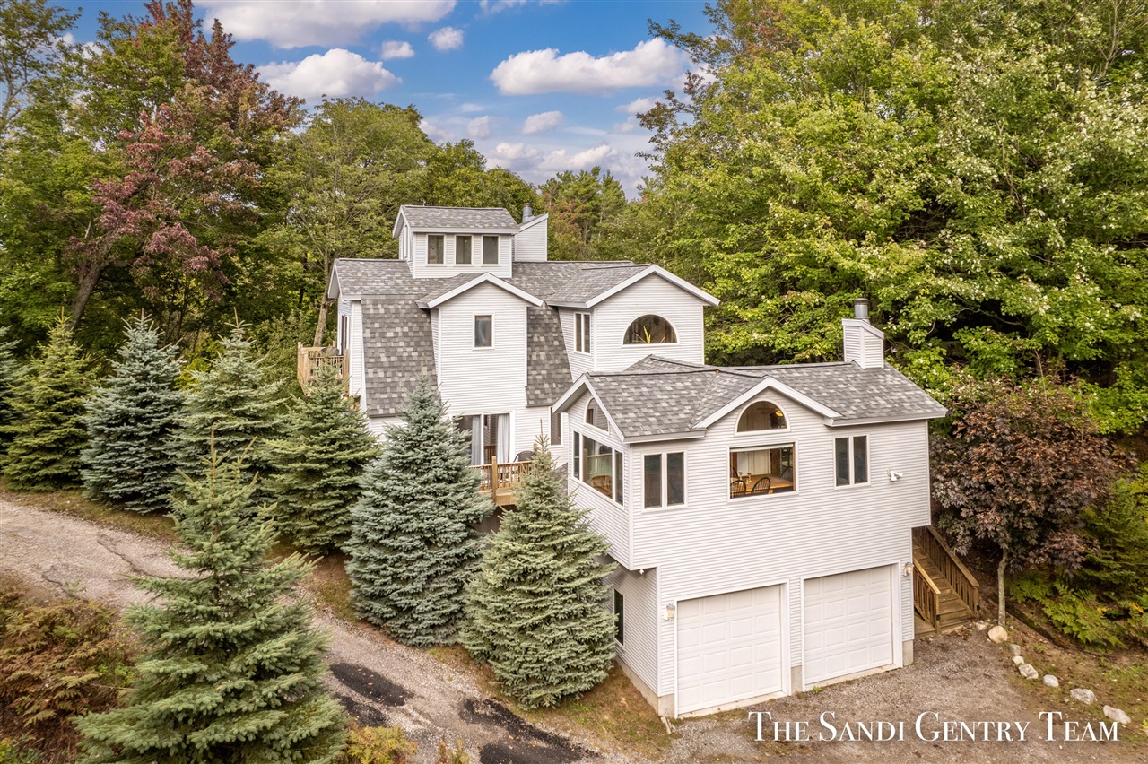 Homes for sale in Pentwater, MI | 6973 S Lakeshore Dr, Pentwater, MI 49449 | MLS# 70484436