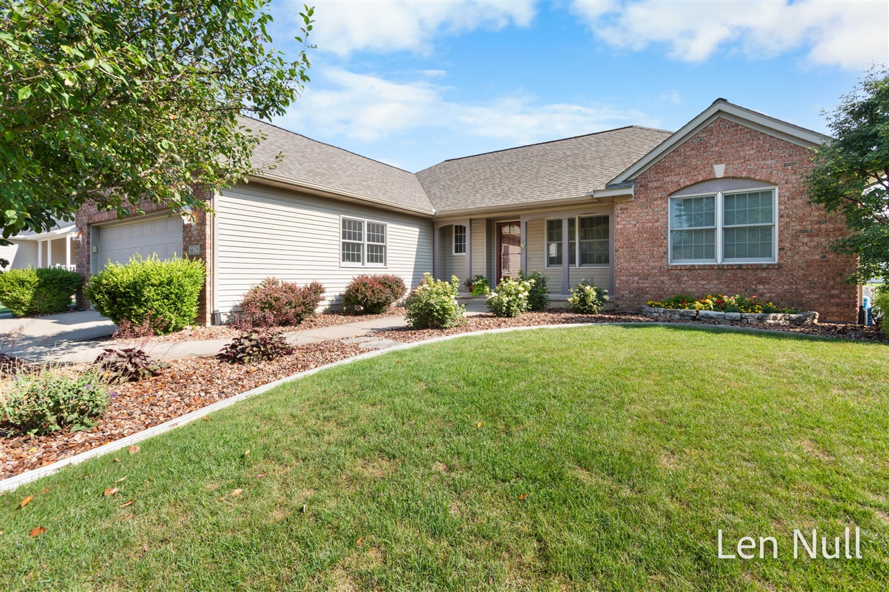 Homes for sale in Caledonia, MI | 6629 Jousma Ct, Caledonia, MI 49316 | MLS# 70484645