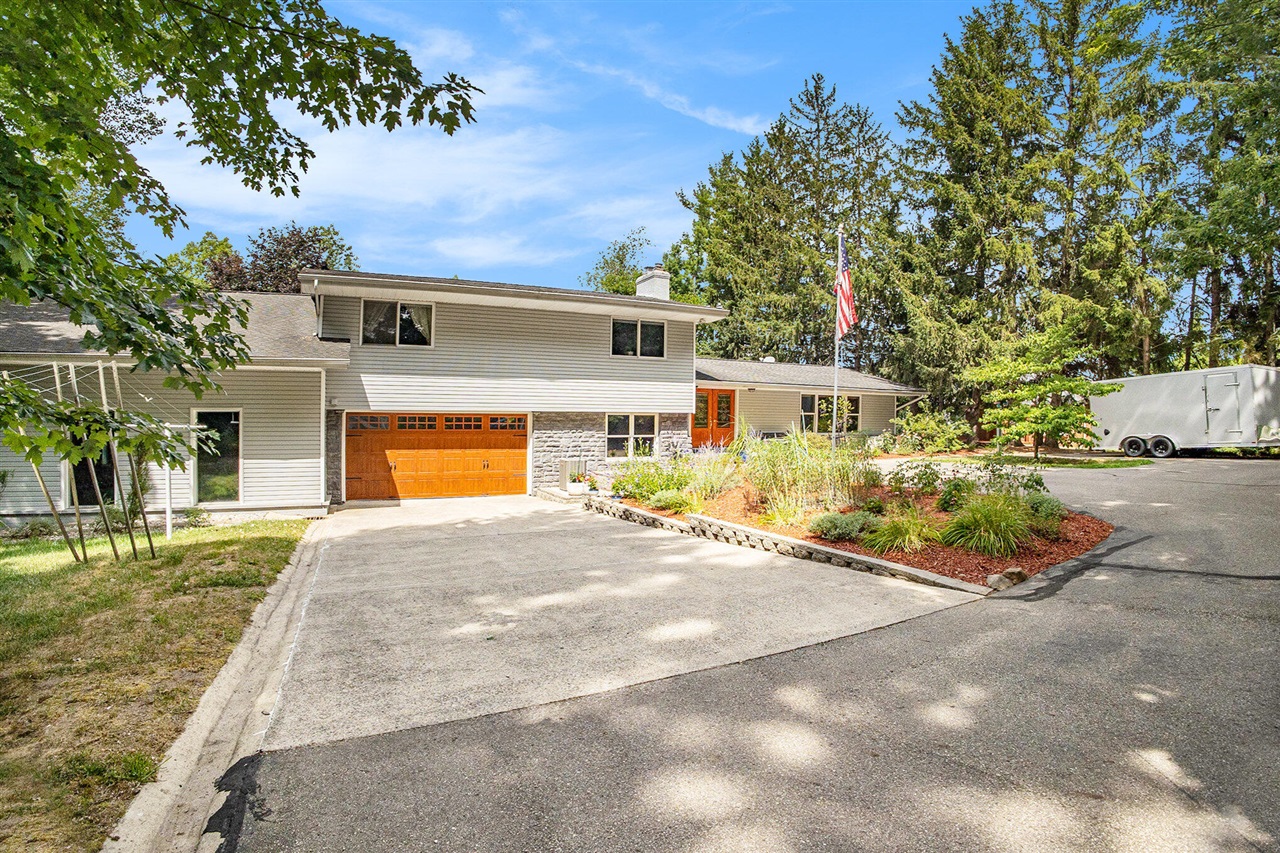 Homes for sale in Hudsonville, MI | 5255 16th Ave, Hudsonville, MI 49426 | MLS# 70484707