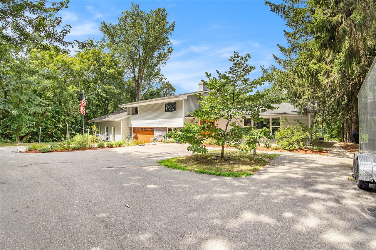 Homes for sale in Hudsonville, MI | 5255 16Th Ave, Hudsonville, MI 49426 | MLS# 70484707