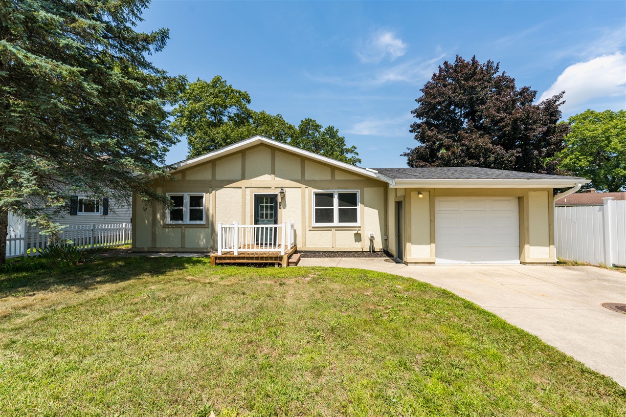 Homes for sale in Kalamazoo, MI | 8244 W Q Ave, Kalamazoo, MI 49009 | MLS# 70484716