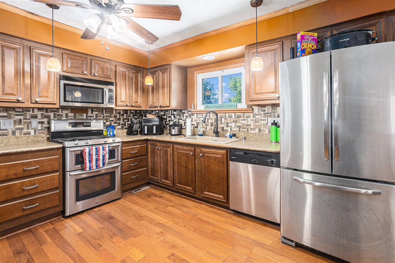 Homes for sale in White Pigeon, MI | 103 Broadway Ave, White Pigeon, MI 49099 | MLS# 70484901