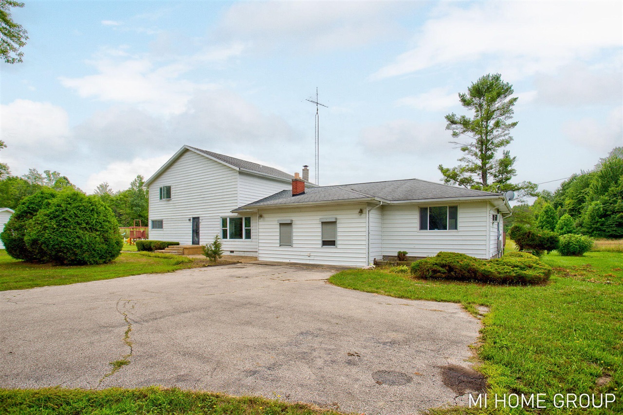 Homes for sale in Covert, MI | 74721 30Th Ave, Covert, MI 49043 | MLS# 70484934