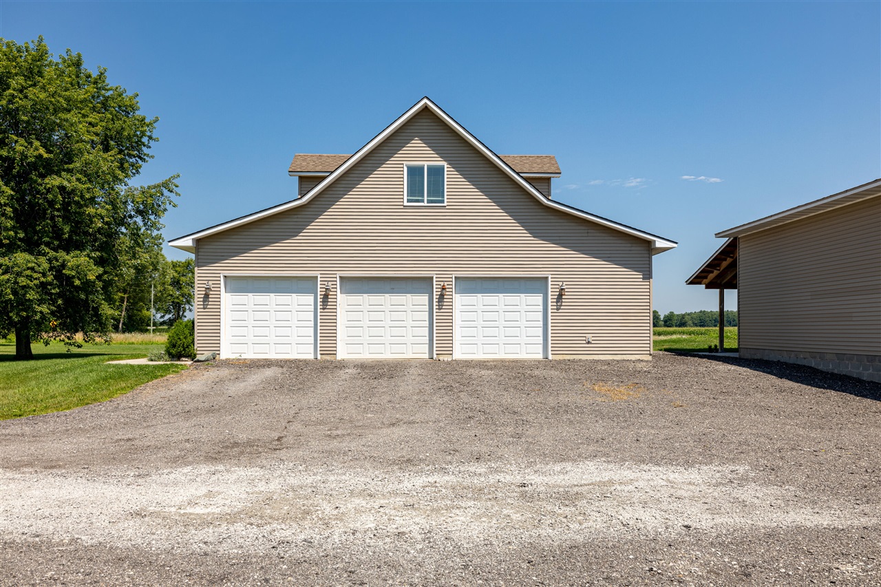 Homes for sale in Milan, MI | 10151 Hitchingham Rd, Milan, MI 48160 | MLS# 70484986