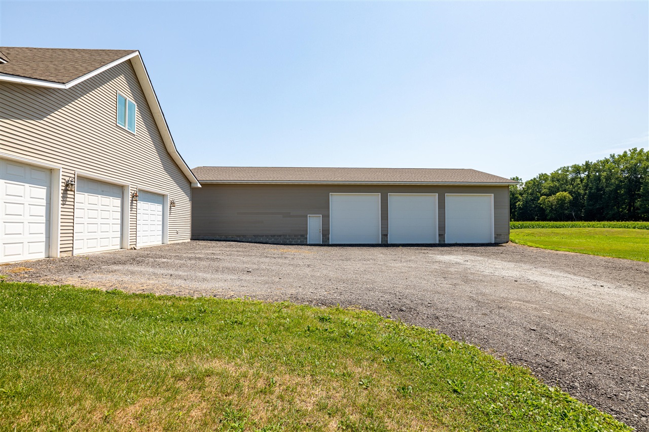 Homes for sale in Milan, MI | 10151 Hitchingham Rd, Milan, MI 48160 | MLS# 70484986