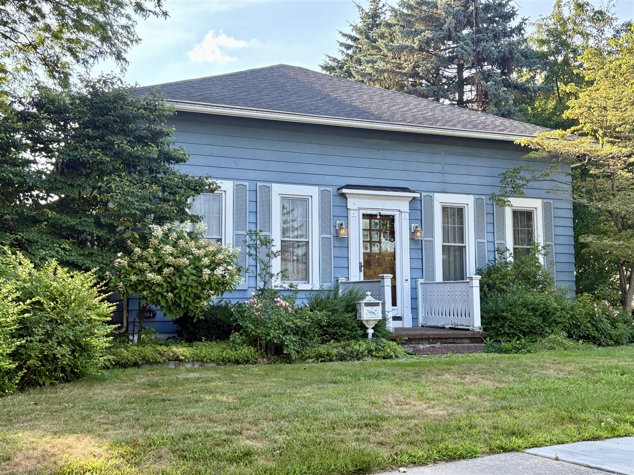 Homes for sale in Update, MI | 1464 S Riverside Ave, Update, MI 48079 | MLS# 70485103