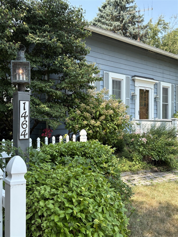 Homes for sale in Update, MI | 1464 S Riverside Ave, Update, MI 48079 | MLS# 70485103