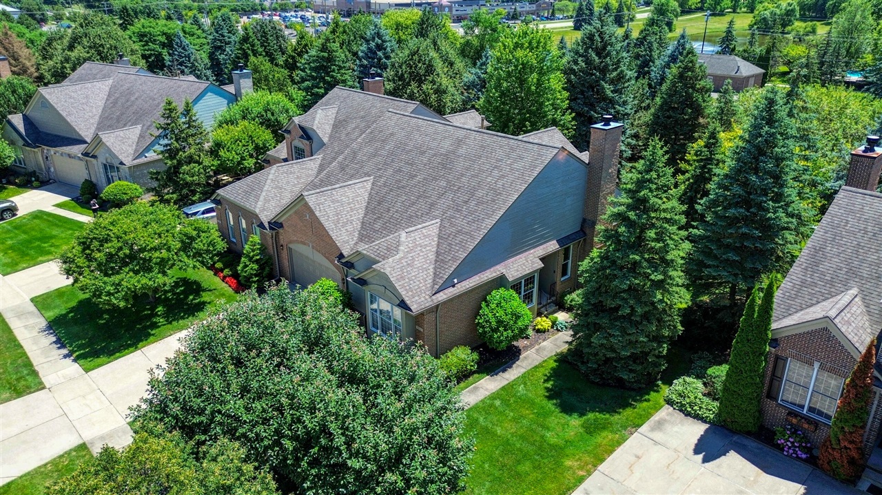 Homes for sale in Rochester, MI | 1322 Copper Cir, Rochester, MI 48306 | MLS# 70485234