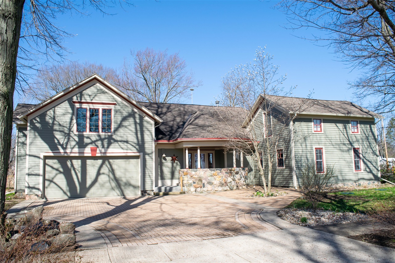 Homes for sale in Athens, MI | 136 E South St, Athens, MI 49011 | MLS# 70485256