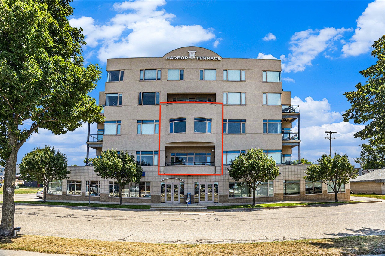 Homes for sale in Ludington, MI | 105 W Danaher St #201, Ludington, MI 49431 | MLS# 70485287