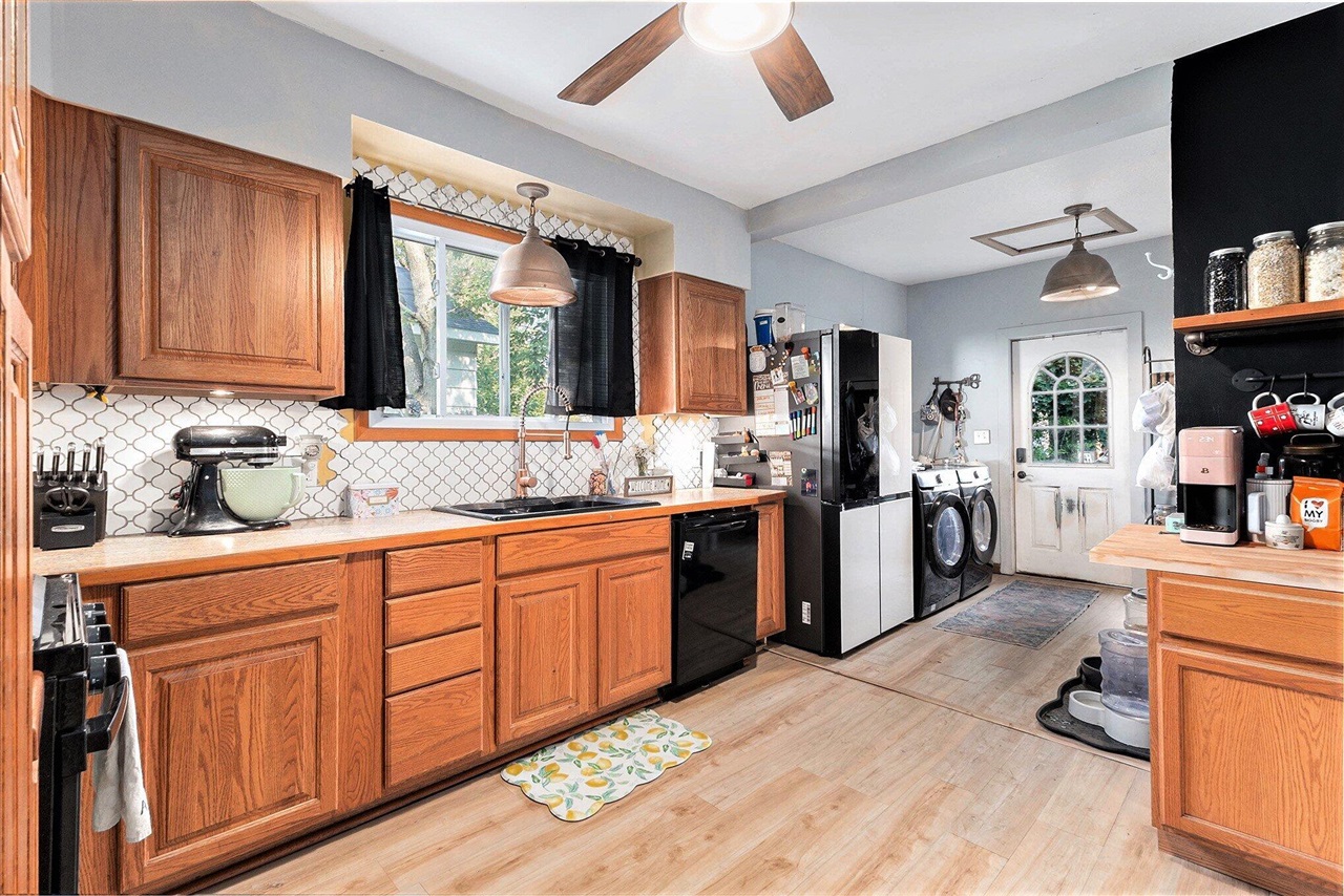 Homes for sale in Ludington, MI | 709 E Loomis St, Ludington, MI 49431 | MLS# 70485645