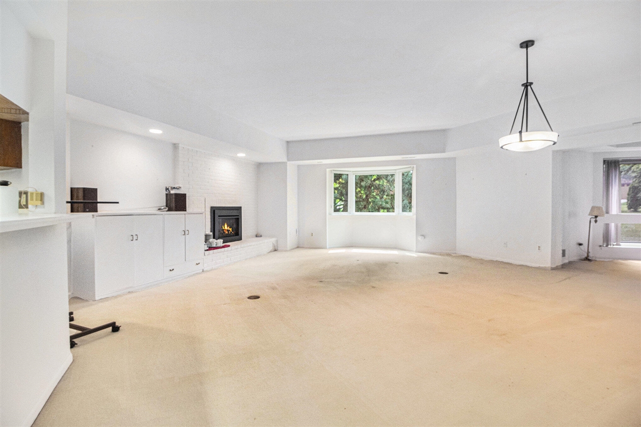 Homes for sale in Ann Arbor, MI | 2115 Nature Cove Ct #206, Ann Arbor, MI 48104 | MLS# 70485833