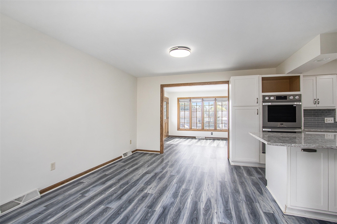 Homes for sale in Grandville, MI | 3740 Piute Dr, Grandville, MI 49418 | MLS# 70485861