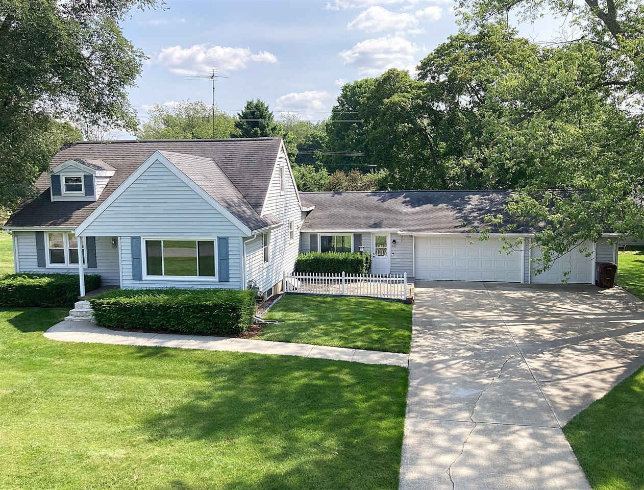 Homes for sale in Edmore, MI | 503 W Gilson St, Edmore, MI 48829 | MLS# 70485921