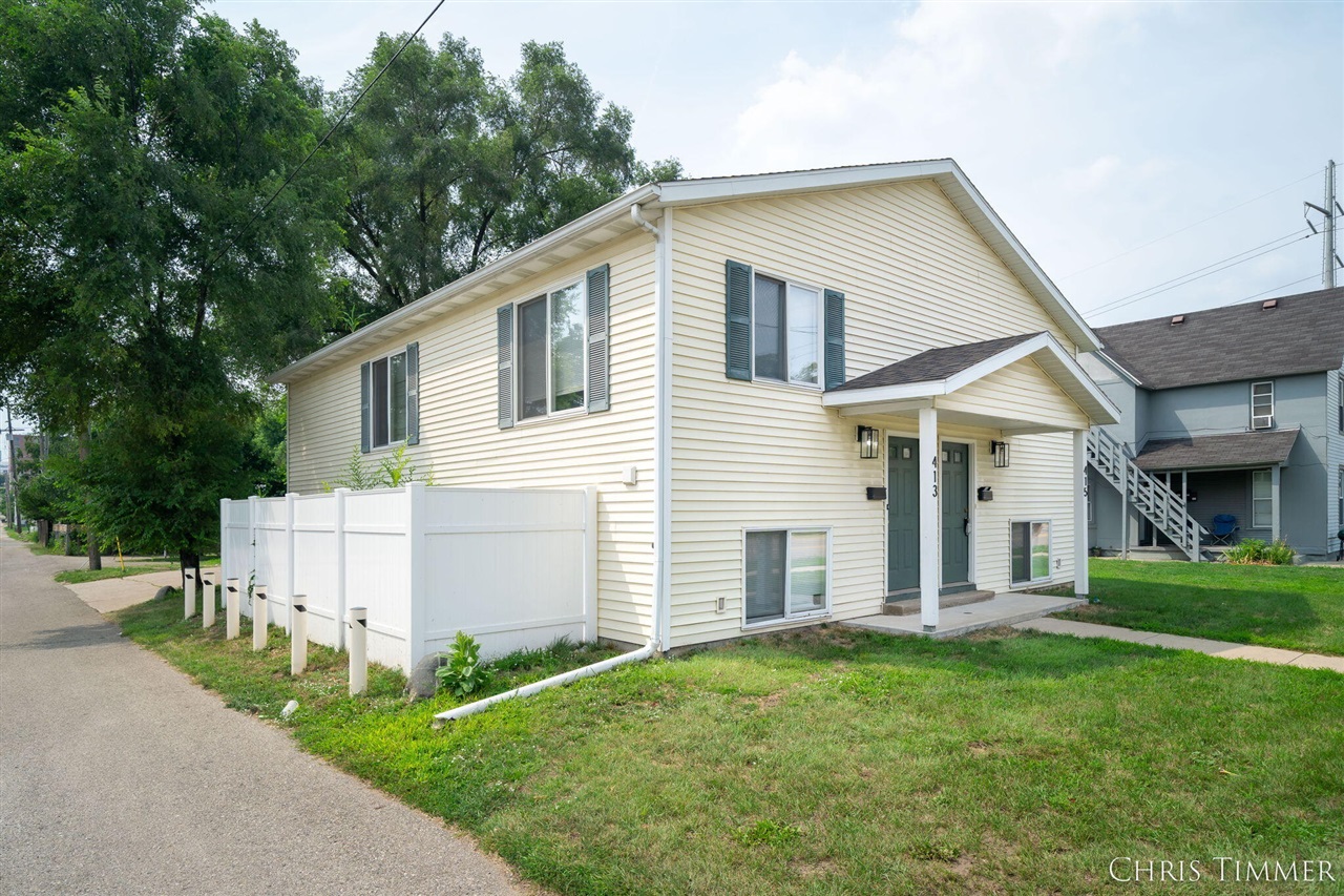 Homes for sale in Grand Rapids, MI | 415-413 Eastern Ave, Grand Rapids, MI 49503 | MLS# 70485958