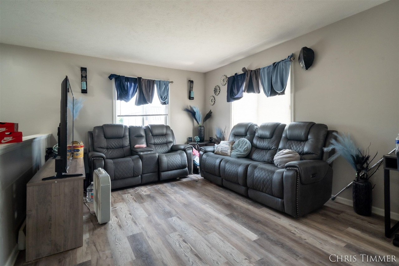 Homes for sale in Grand Rapids, MI | 415-413 Eastern Ave, Grand Rapids, MI 49503 | MLS# 70485958