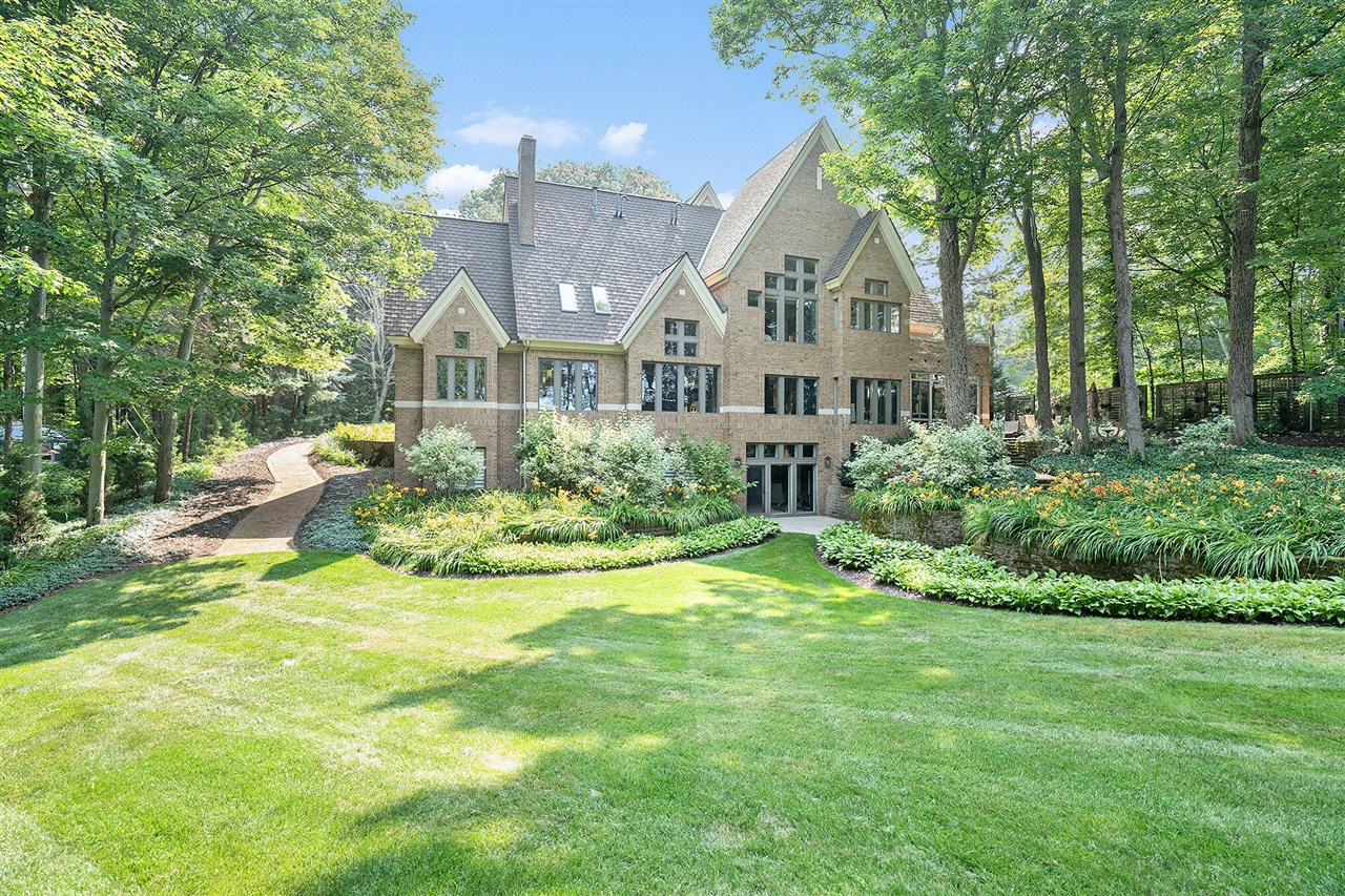 Homes for sale in Holland, MI | 5285 N Lakeshore Dr, Holland, MI 49424 | MLS# 70486056