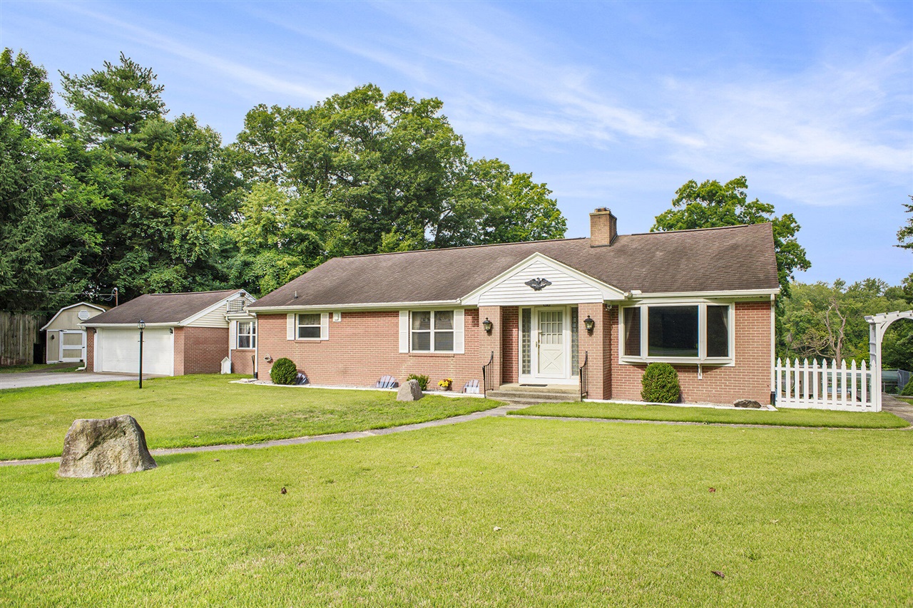 Homes for sale in Niles, MI | 1806 Bond St, Niles, MI 49120 | MLS# 70486286