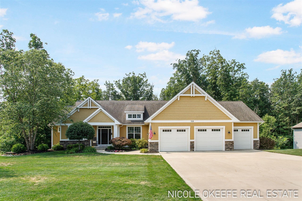 Homes for sale in Grandville, MI | 528 Stonehenge Dr, Grandville, MI 49418 | MLS# 70486603