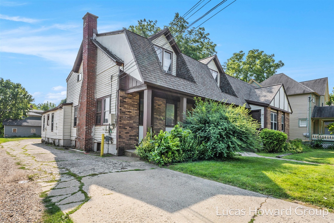 Homes for sale in Kalamazoo, MI | 521 Pearl St, Kalamazoo, MI 49007 | MLS# 70486801