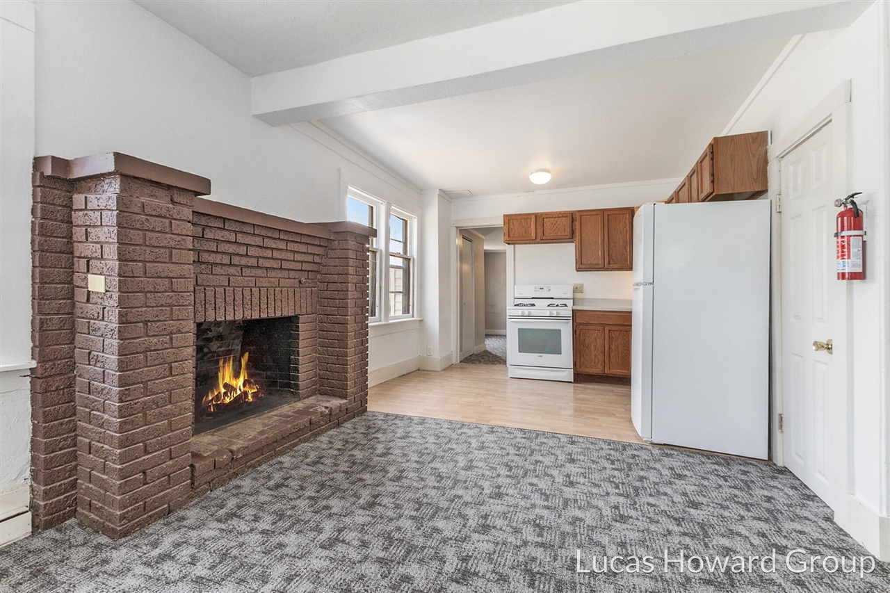 Homes for sale in Kalamazoo, MI | 521 Pearl St, Kalamazoo, MI 49007 | MLS# 70486801