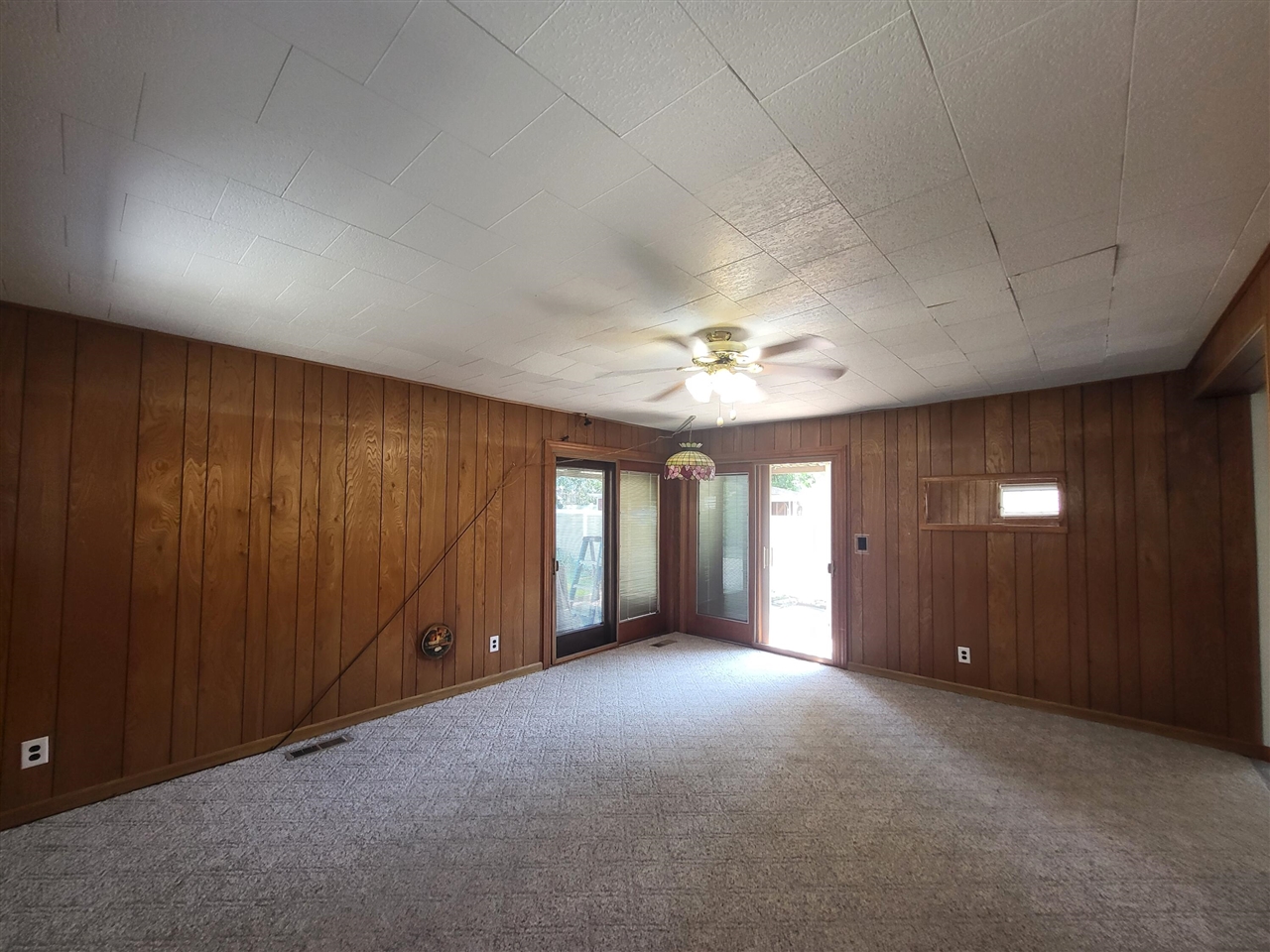 Homes for sale in Allen Park, MI | 15282 Regina Ave, Allen Park, MI 48101 | MLS# 70487186