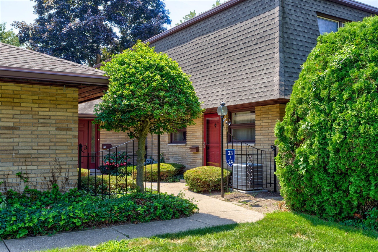 Homes for sale in Saint Joseph, MI | 2727 S Lakeshore Dr #F-24, Saint Joseph, MI 49085 | MLS# 70487521