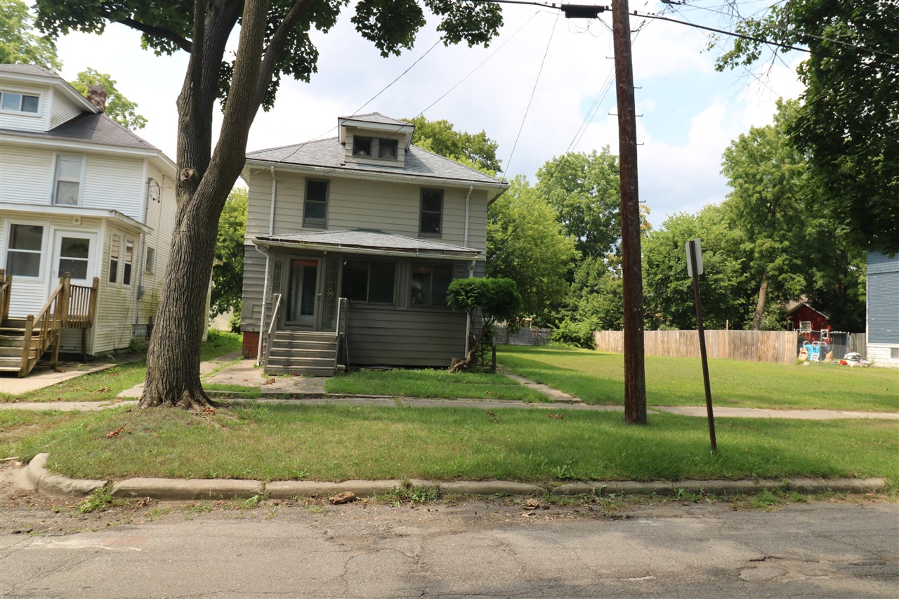 Homes for sale in Jackson, MI | 1014 Woodbridge St, Jackson, MI 49203 | MLS# 70488010