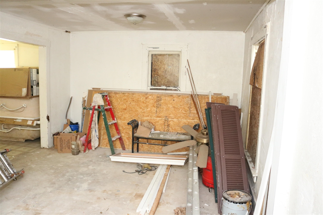 Homes for sale in Jackson, MI | 1014 Woodbridge St, Jackson, MI 49203 | MLS# 70488010