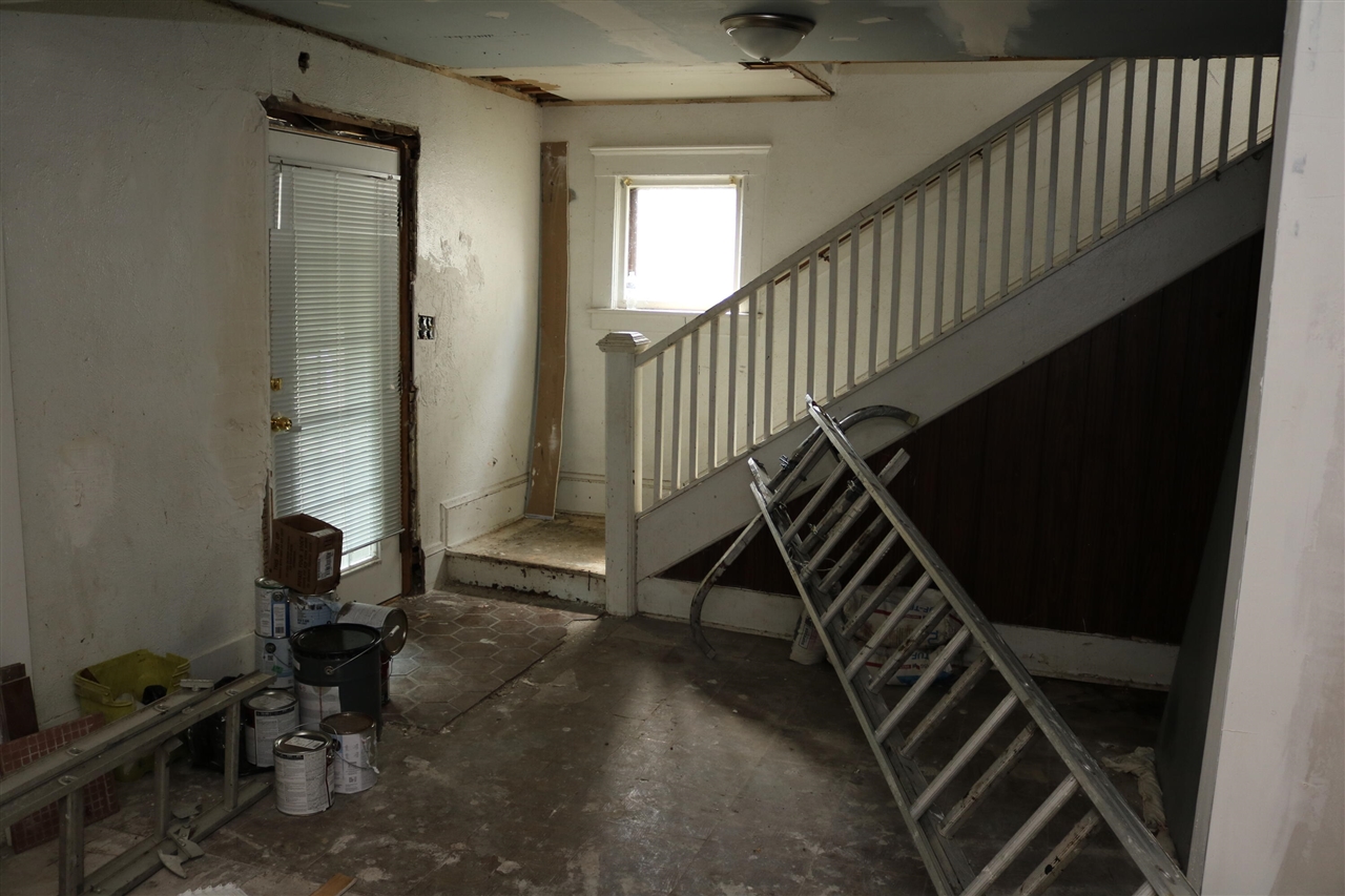 Homes for sale in Jackson, MI | 1014 Woodbridge St, Jackson, MI 49203 | MLS# 70488010