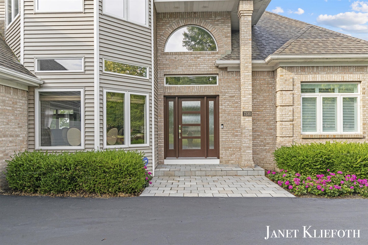 Homes for sale in Rockford, MI | 7230 Cuesta Way Dr, Rockford, MI 49341 | MLS# 70488311