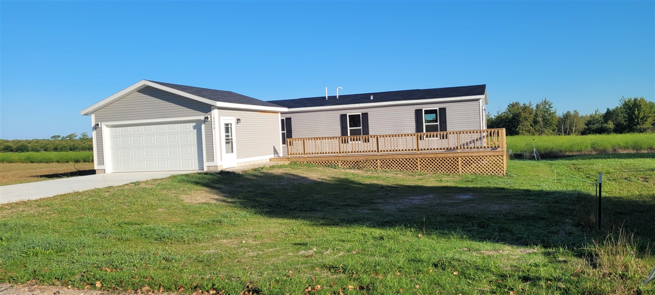 Homes for sale in Hart, MI | 5556 W Lake Blvd, Hart, MI 49420 | MLS# 70488385