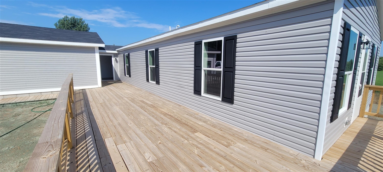 Homes for sale in Hart, MI | 5556 W Lake Blvd, Hart, MI 49420 | MLS# 70488385