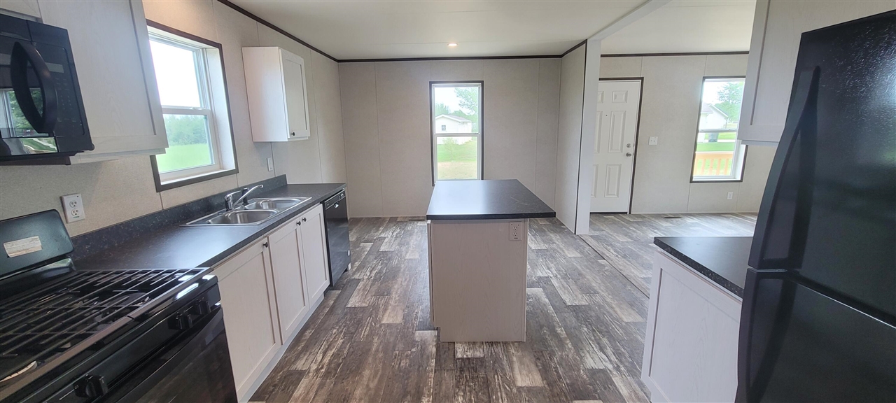 Homes for sale in Hart, MI | 5556 W Lake Blvd, Hart, MI 49420 | MLS# 70488385