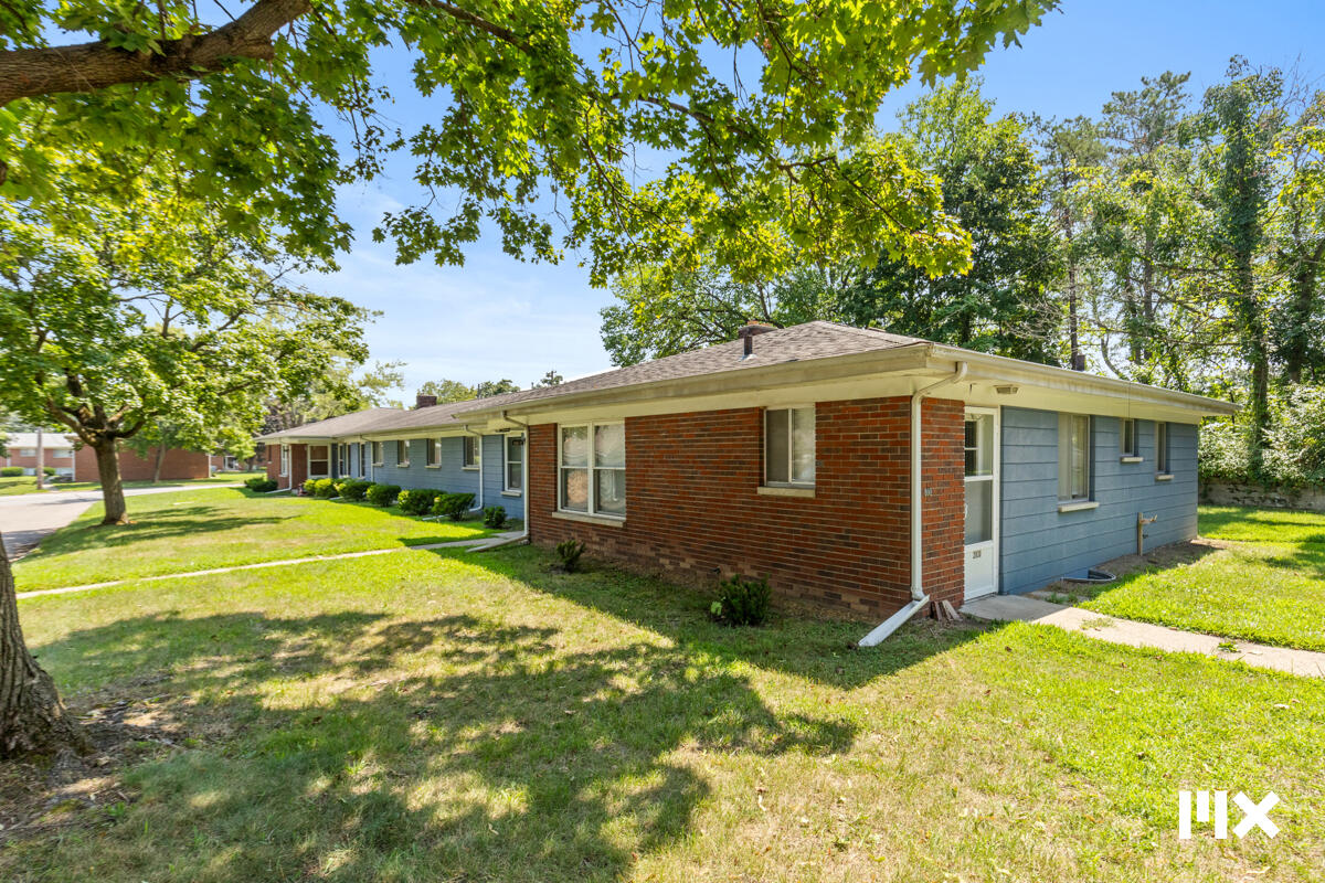 Homes for sale in Kalamazoo, MI | 2826 S Burdick St, Kalamazoo, MI 49001 | MLS# 70488720